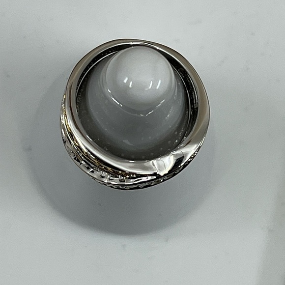 Stunning 925 Sterling Silver Two-Tone Crossover Ring – Size 5.5 - Picture 16 of 17